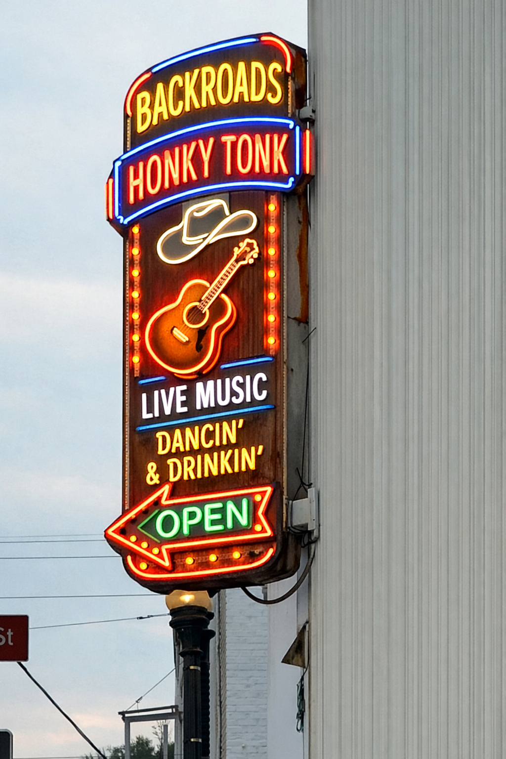 Backroads Honky Tonk sign